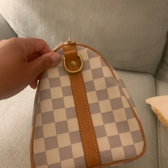 White leather bag. High quality not Louis Vuitton. - Picture 3 of 12